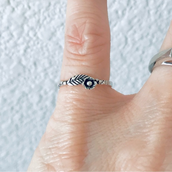 Sterling Silver Small Dainty Rose and Leaf Toe Ring, Flower Rings, Roses, Plant - Picture 3 of 10